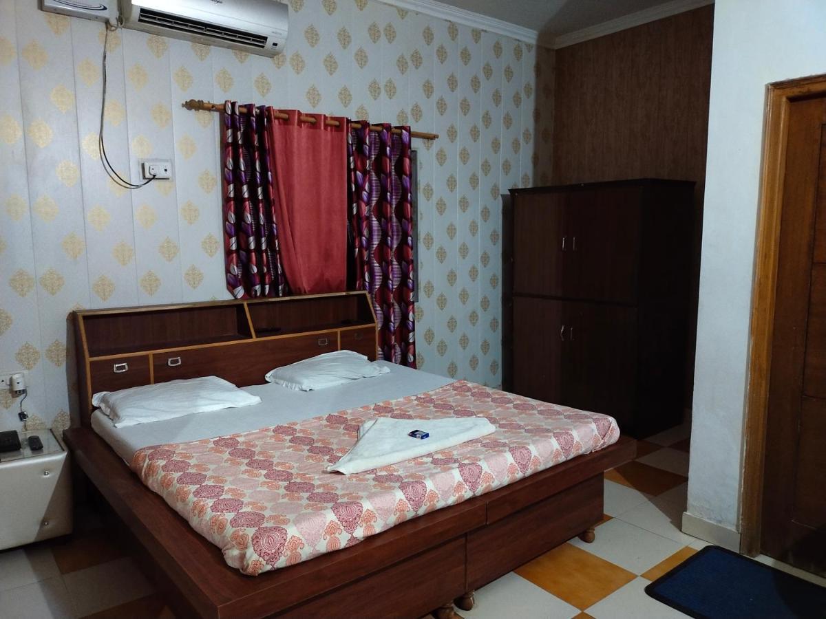 Kuber Home Stay, Guest House Dehradun Eksteriør billede